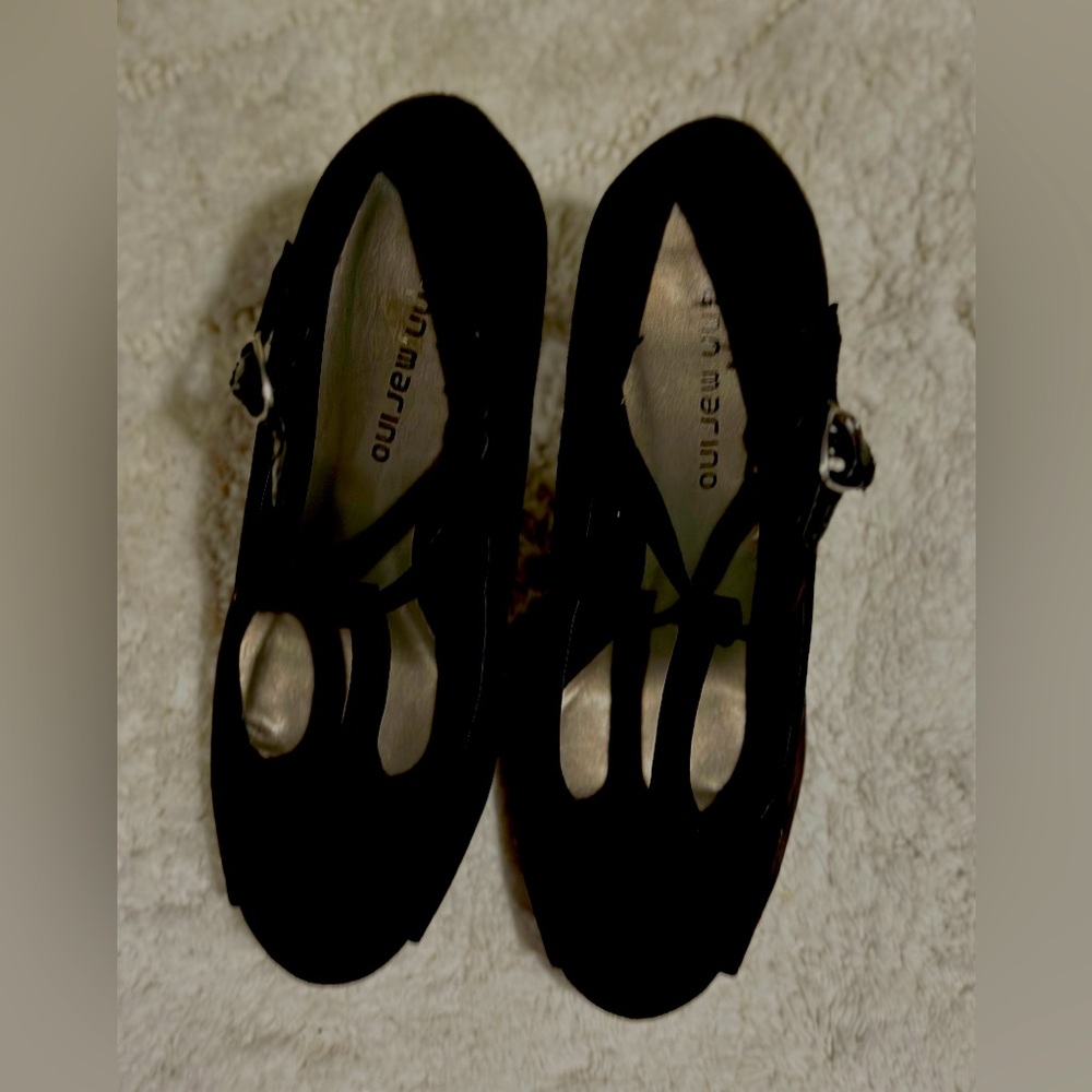 Ann Marino T-strap suede heels Size 7.5 M